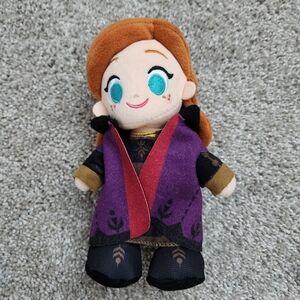 Gently Used Anna Nuimos